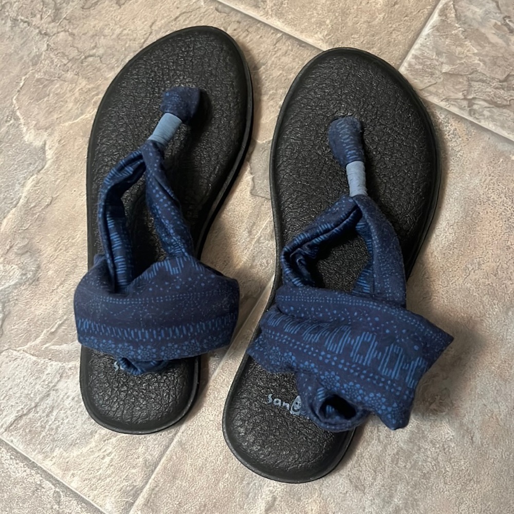 Worn Once Sank Sandals size 6 navy blue and black